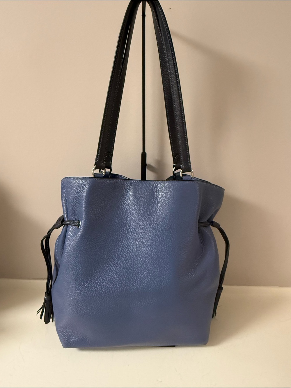 Horse & Carriage Coach Blue Pebbled Leather bucket Tote! Like New!! - Picture 2 of 6